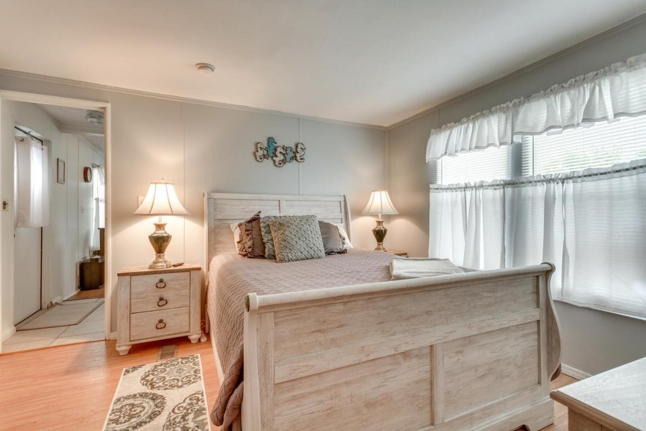 Bright Pensacola Home With Backyard - Pets Welcome! Esterno foto